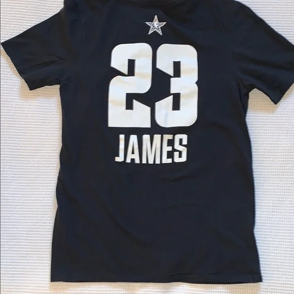 Nike Los Angeles Lakers -LeBron James Black Lakers Tee with Red Accents - Picture 4 of 4